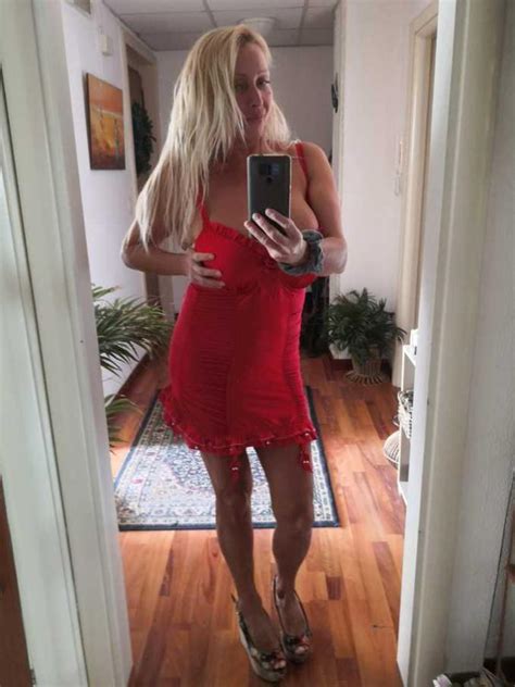 donna cerca uomo annunci salerno|Escort Mature salerno, Annunci Milf salerno